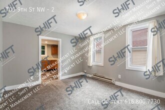 705 9th St NW in Grand Rapids, MI - Building Photo - Building Photo