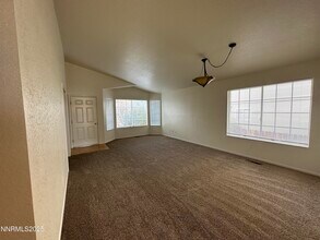 6136 Greenbrook Dr in Reno, NV - Building Photo - Building Photo