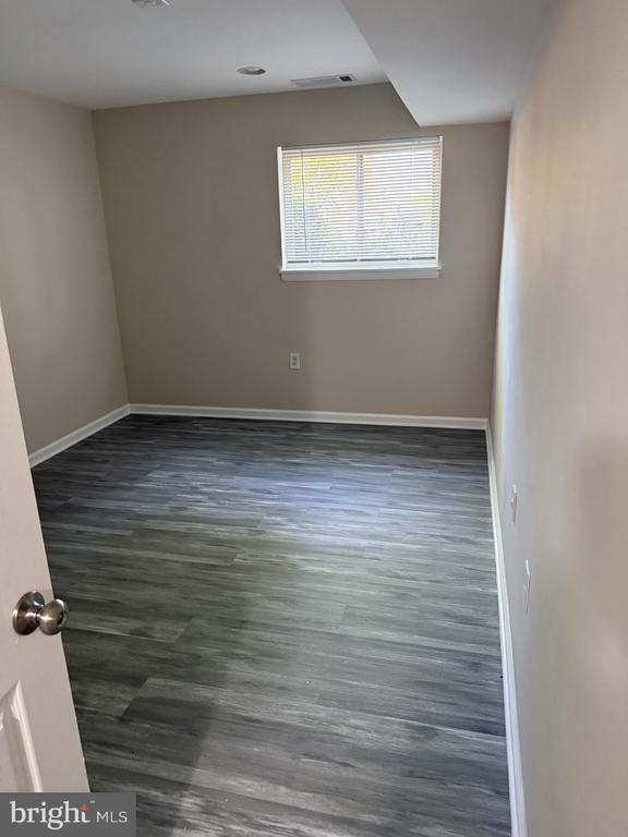 18724 Walkers Choice Rd in Montgomery Village, MD - Building Photo - Building Photo