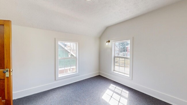 109 W Ely St in Alliance, OH - Building Photo - Building Photo