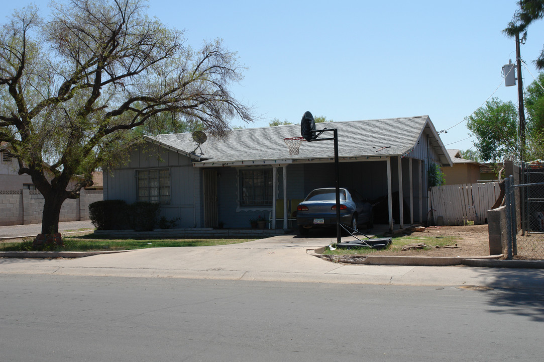 1957 E Don Carols Ave in Tempe, AZ - Building Photo