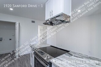 1920 Sanford Dr in Little Rock, AR - Building Photo - Building Photo
