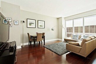 350 W 42nd St, Unit 5G in New York, NY - Foto de edificio - Building Photo
