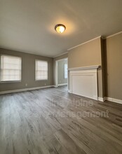 124 S Pine St in Lowell, NC - Building Photo - Building Photo