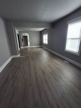 1434 Quarterline Rd in Muskegon, MI - Foto de edificio - Building Photo