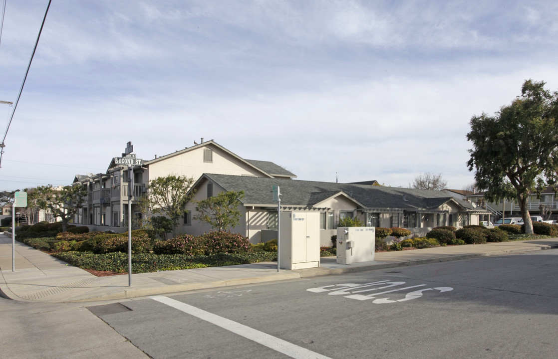 El Estero Apartments in Monterey, CA - Building Photo