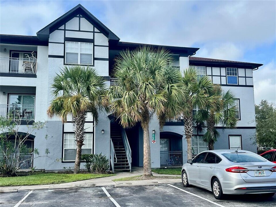 3700 Castle Pines Ln in Orlando, FL - Building Photo