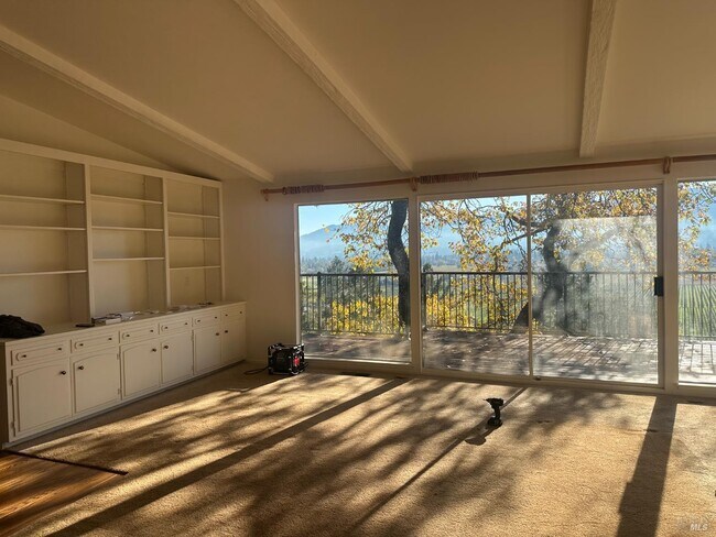 121 Knoll Pl in St Helena, CA - Building Photo - Building Photo