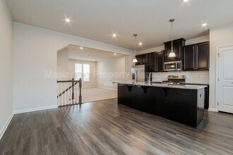 945 Arnold Place Dr in Fuquay Varina, NC - Building Photo - Building Photo