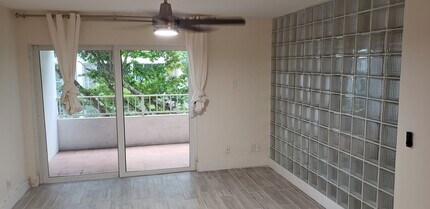 3304 Virginia St, Unit Virginia Oaks 5B in Miami, FL - Building Photo - Building Photo