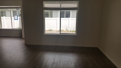 331 S 675 W in Centerville, UT - Building Photo - Building Photo