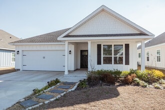 233 Lyla Ln in Crestview, FL - Building Photo - Building Photo