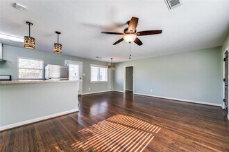 4502 Brookwoods Dr in Houston, TX - Building Photo - Building Photo