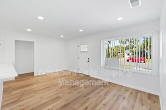 4026 Charles St in La Mesa, CA - Building Photo - Building Photo