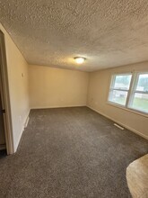 1110 Pines Rd, Unit C in Etters, PA - Building Photo - Building Photo