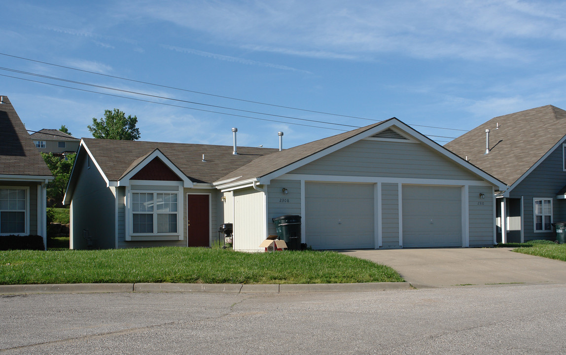 Ranch Way Townhomes in Lawrence, KS - Building Photo