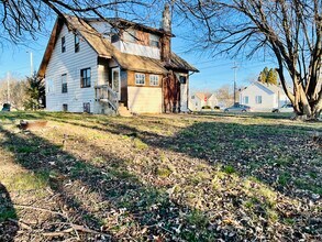 604 Burton Ave in Waterloo, IA - Foto de edificio - Building Photo