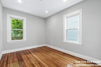 79 Pleasant St, Unit 2 in Boston, MA - Building Photo - Building Photo