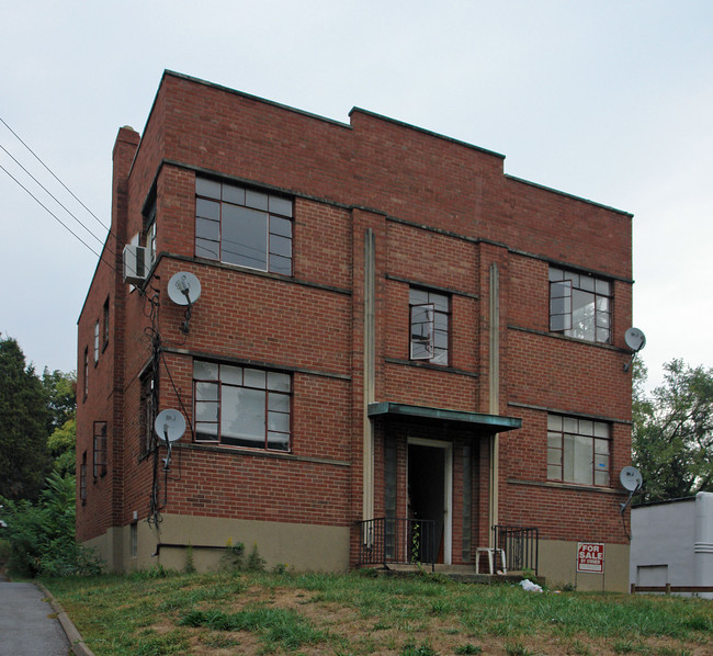 5614 Madison Rd in Cincinnati, OH - Foto de edificio - Building Photo