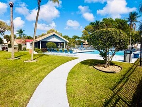 9856 Watermill Cir in Boynton Beach, FL - Building Photo - Building Photo