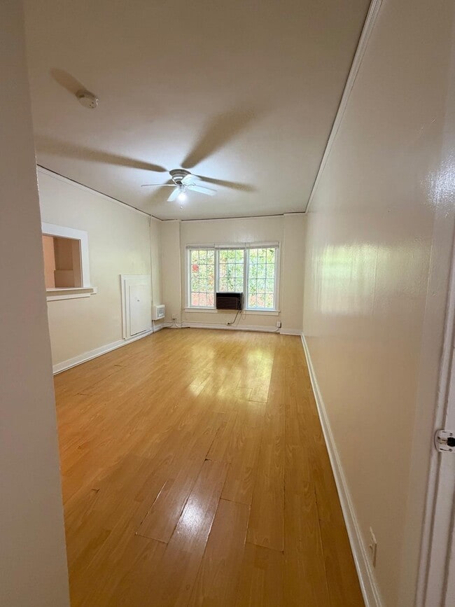 1825 Ivar Ave, Unit 102