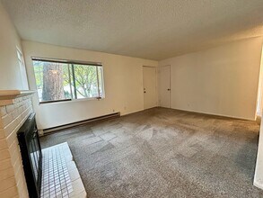 824 Bellevue Way SE in Bellevue, WA - Building Photo - Building Photo