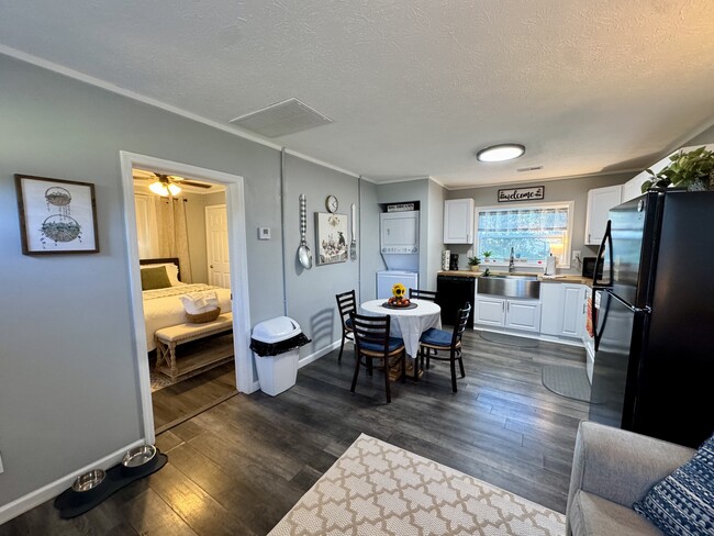 property at 1115 Henrietta Dr