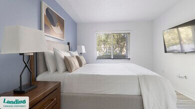 1000 Marlin Lakes Cir, Unit 717 in Sarasota, FL - Building Photo - Building Photo