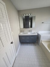 7700 Lakeshore Ct in Riverdale, GA - Building Photo - Building Photo