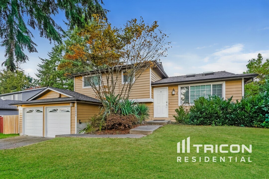 32800 35th Ave SW in Federal Way, WA - Building Photo