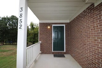 3852 Sugar Creek Dr in Lexington, KY - Building Photo - Building Photo