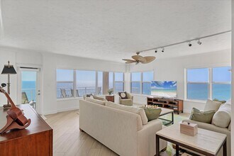 601 Longboat Club Rd, Unit 1004S in Longboat Key, FL - Building Photo - Building Photo