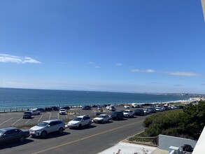 320 Paseo De La Playa, Unit B in Redondo Beach, CA - Building Photo - Building Photo