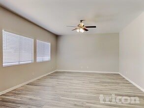 30493 N Bareback Trail in San Tan Valley, AZ - Foto de edificio - Building Photo