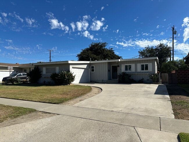 property at 1544 W Olive Ave
