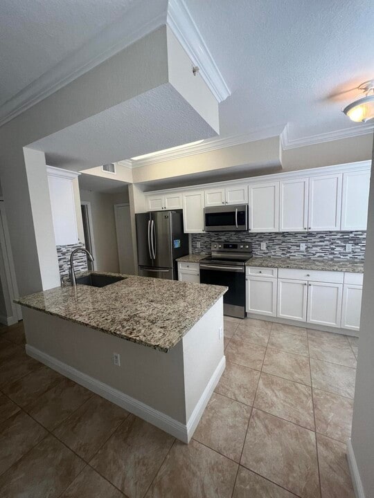 11016 Legacy Dr in Palm Beach Gardens, FL - Building Photo