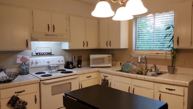 4305 Katie Kim Ln in Ooltewah, TN - Foto de edificio - Building Photo