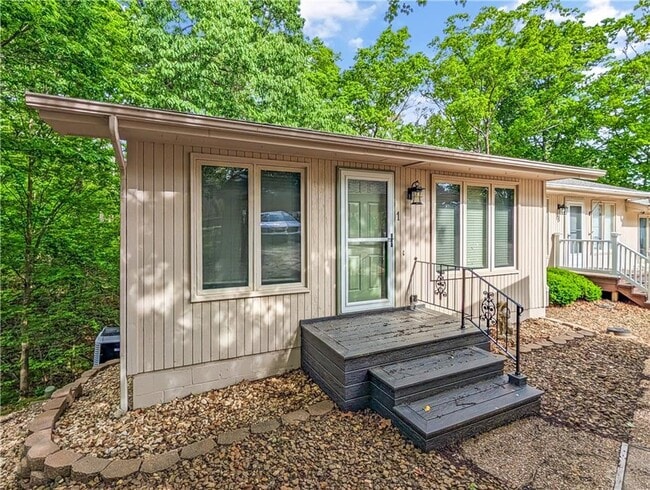 property at 1 Mellor Ct