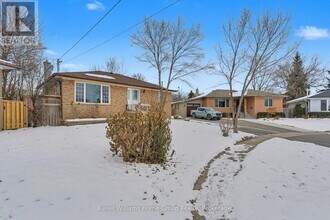 18 Gower Ct in Halton Hills, ON - Building Photo - Building Photo