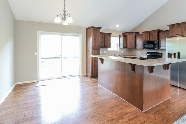 605 Marguerite St in Kearney, MO - Foto de edificio - Building Photo