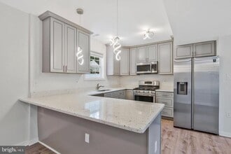 179 Martin Dr in Manassas Park, VA - Building Photo - Building Photo