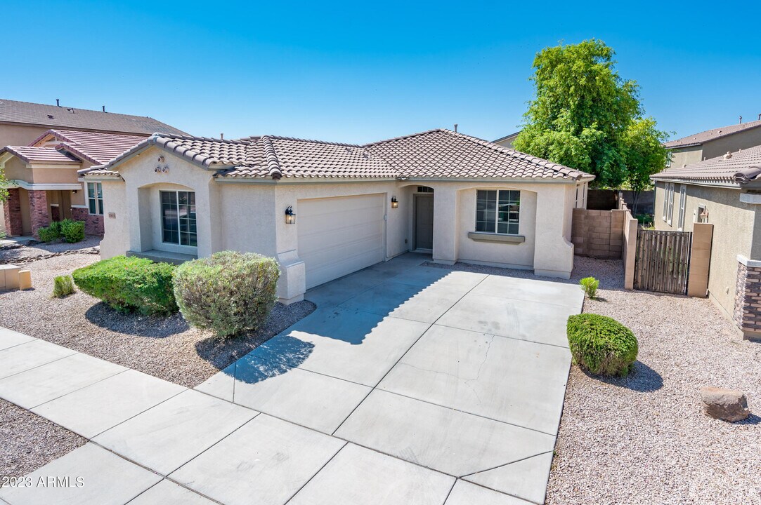 17633 W Lilac St Photo