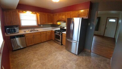 4052 S 76th St in Milwaukee, WI - Building Photo - Building Photo