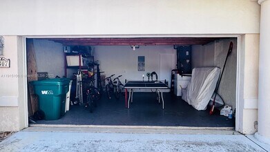 7607 NW 70th Way in Parkland, FL - Building Photo - Building Photo