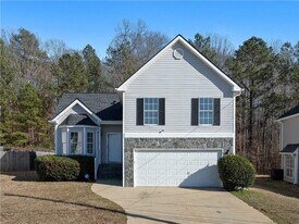4020 Robin Cir in Atlanta, GA - Building Photo