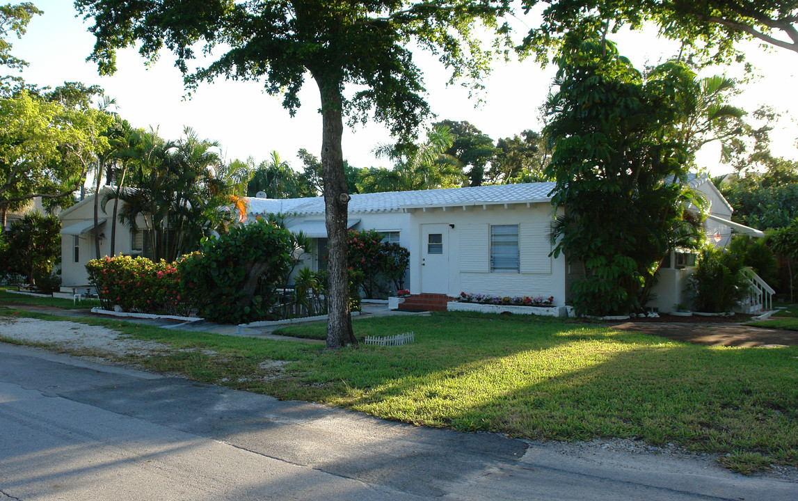 203 SE 10th St in Fort Lauderdale, FL - Building Photo