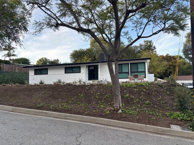 property at 19 Gaucho Dr