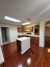 10114 Sandbrook Hill in San Antonio, TX - Building Photo - Building Photo