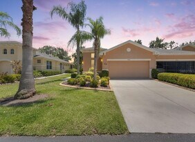 2068 Sifield Greens Way in Sun City Center, FL - Building Photo