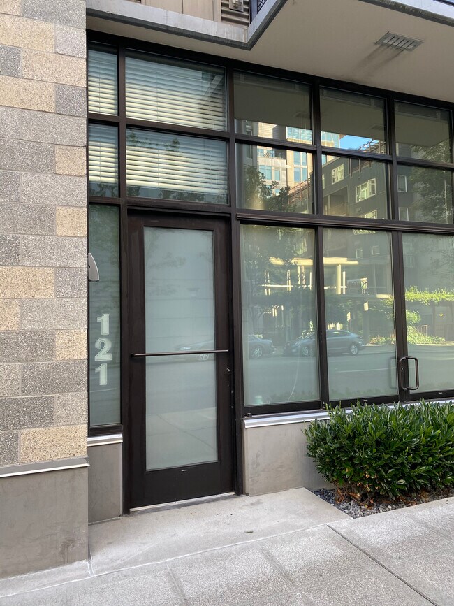 81 Clay St in Seattle, WA - Building Photo - Building Photo
